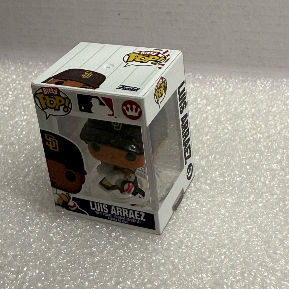 Bitty Pop Funko MLB Superbox SD Padres Luis Arraez Figure - Picture 2 of 7